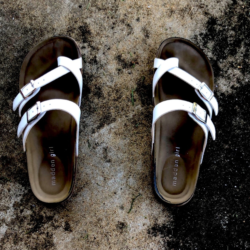 Selling white saindalls